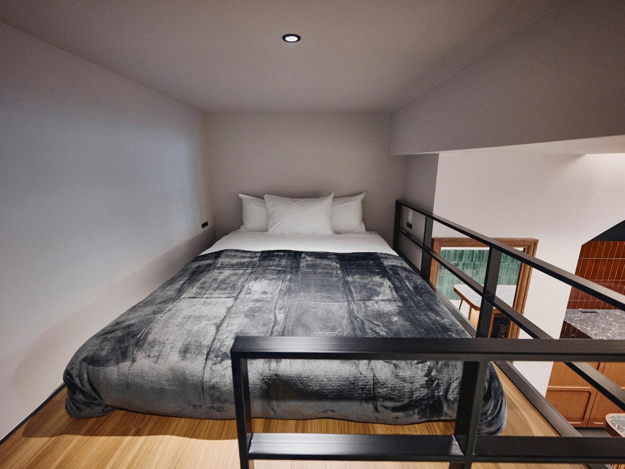Illi Enu Yotsuya Hotel